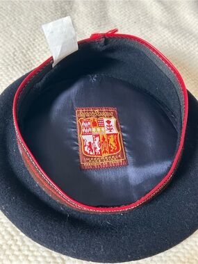 Vintage “Basque” Women’s Wool Beret in Black with Red Trim